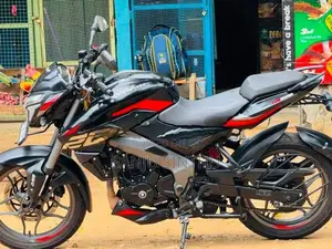 Bajaj Pulsar NS200 premium 2026