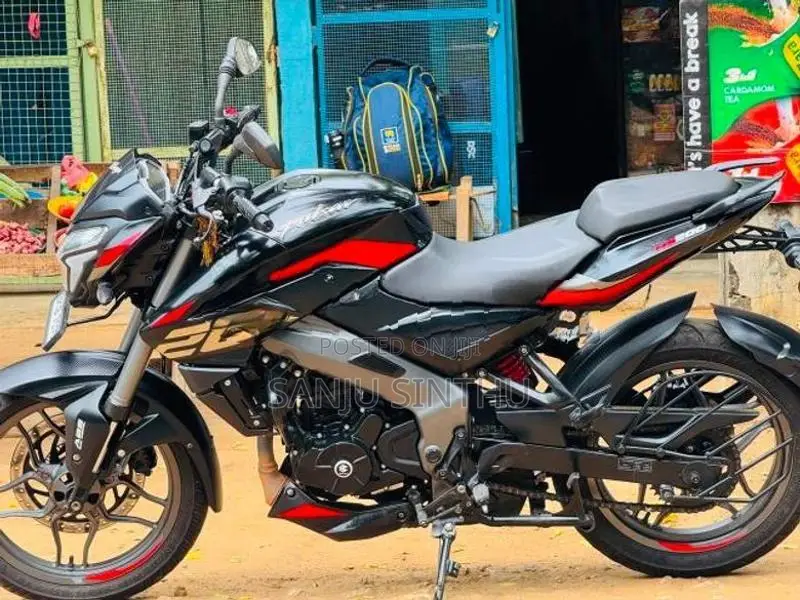 Bajaj Pulsar NS200 premium 2026