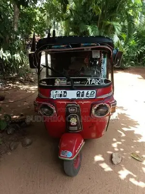 Bajaj RE 2010