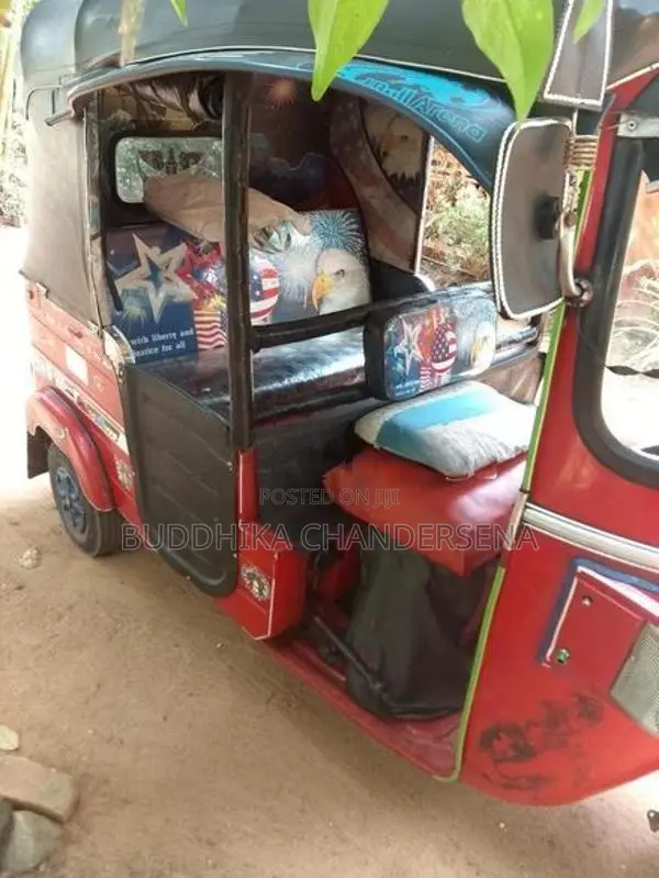 Bajaj RE 2010