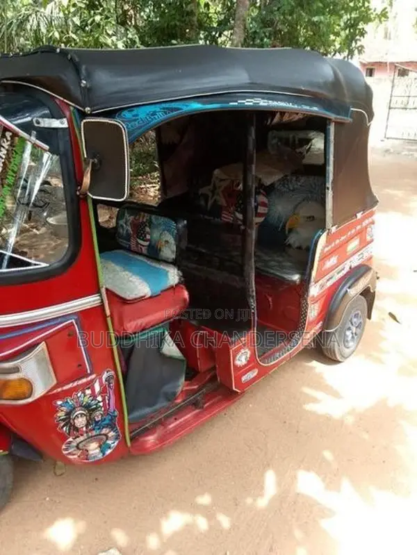 Bajaj RE 2010