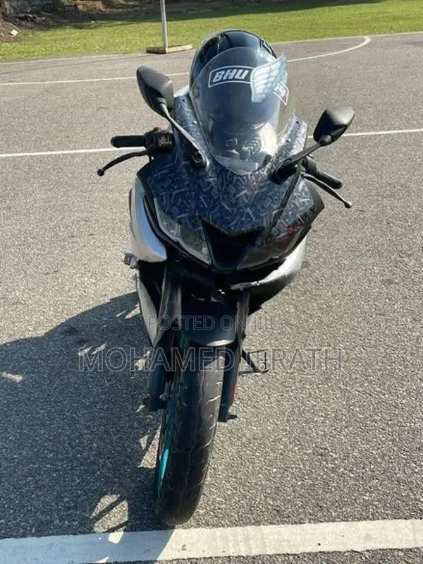 Yamaha R15 V3 Sports 2019