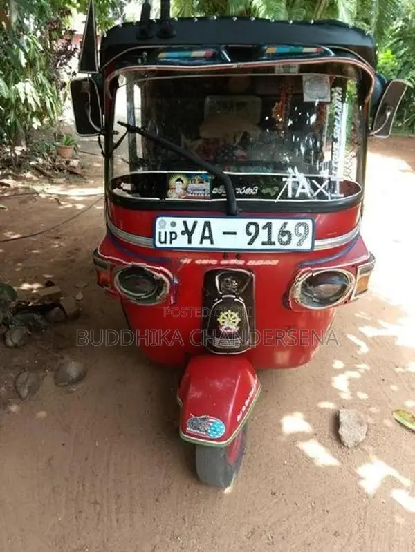 Bajaj RE 2010