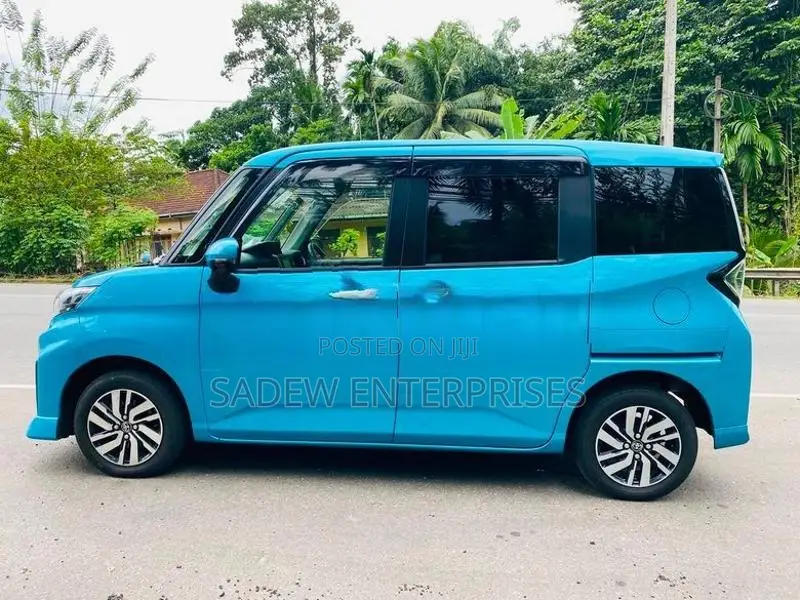 Toyota Roomy Custom G 2024
