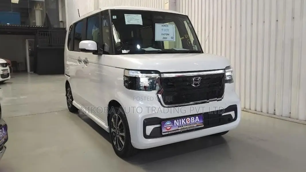 Honda N-Box Custom 2023