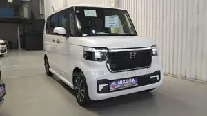 Honda N-Box Custom 2023