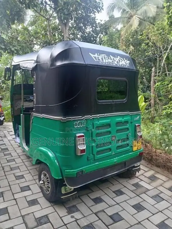 Bajaj RE 4 Stroke 2016