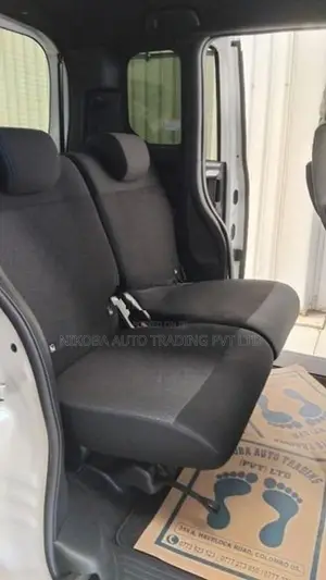Honda N-Box Custom 2023