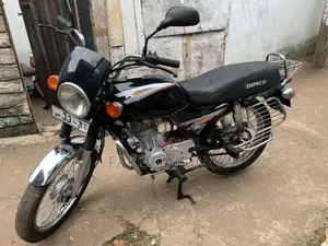 Bajaj Boxer 2004