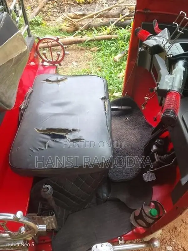 Bajaj RE 2012