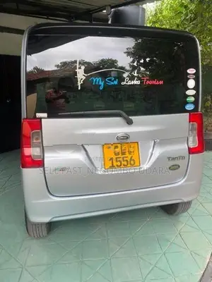Daihatsu Tanto 2015