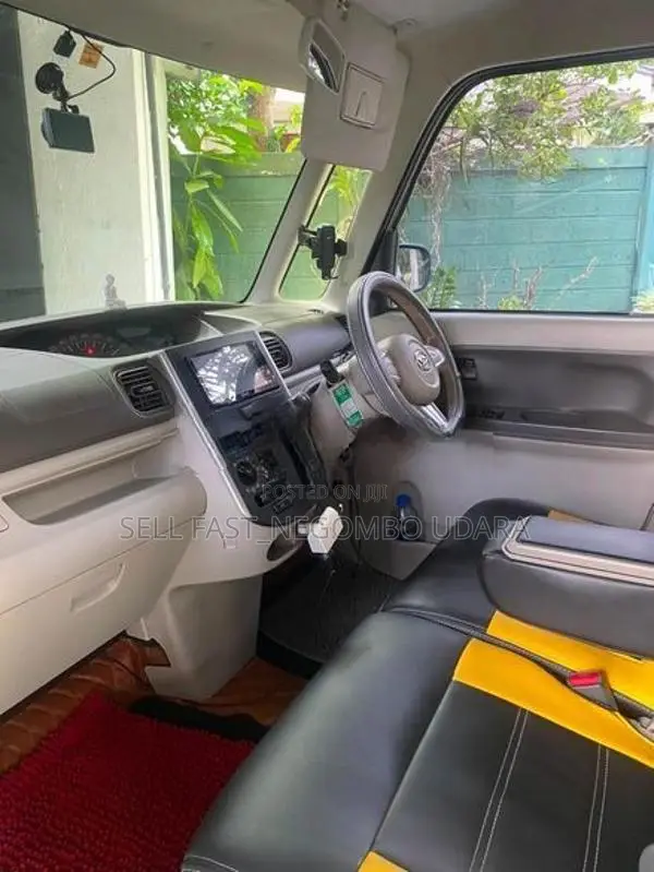 Daihatsu Tanto 2015