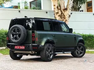Land Rover Defender P300 2026