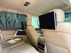 Toyota Land Cruiser V8 Genuine Face Lift 2016