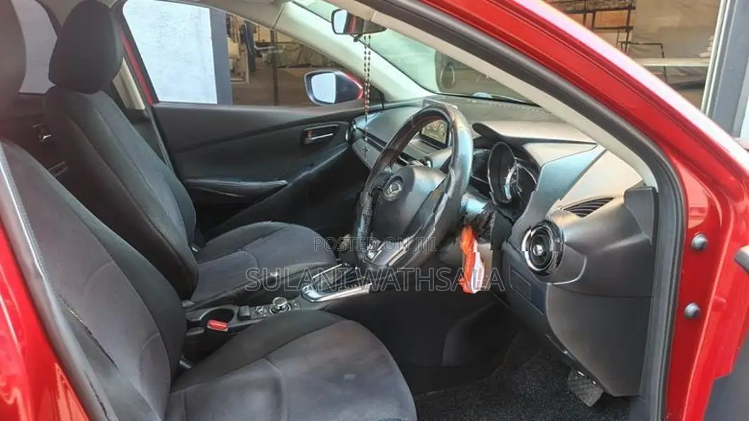 Mazda 2 Skyactive 2015
