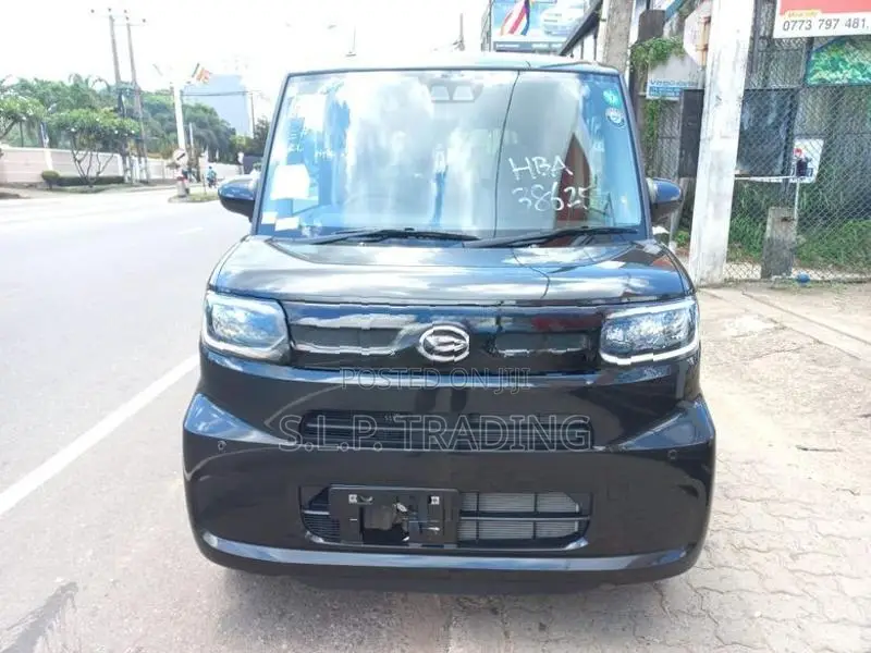 Daihatsu Tanto Single Power Door 2024