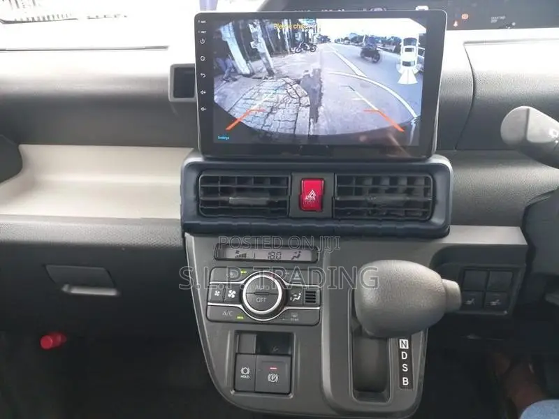 Daihatsu Tanto Single Power Door 2024