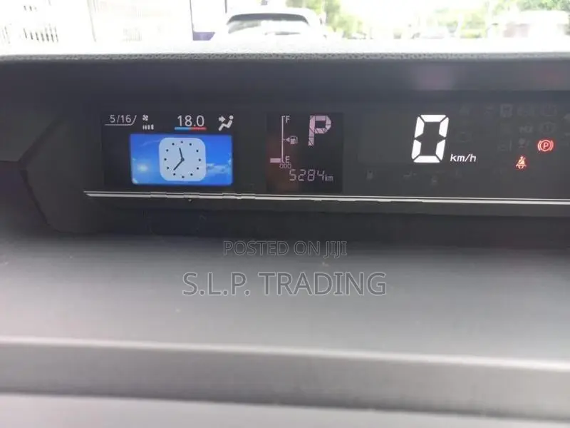 Daihatsu Tanto Single Power Door 2024