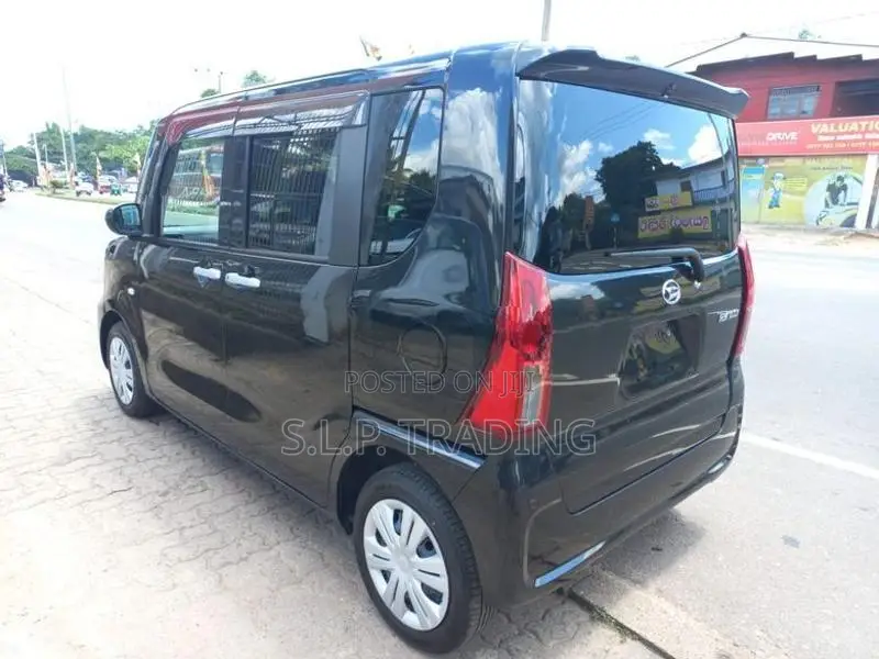 Daihatsu Tanto Single Power Door 2024