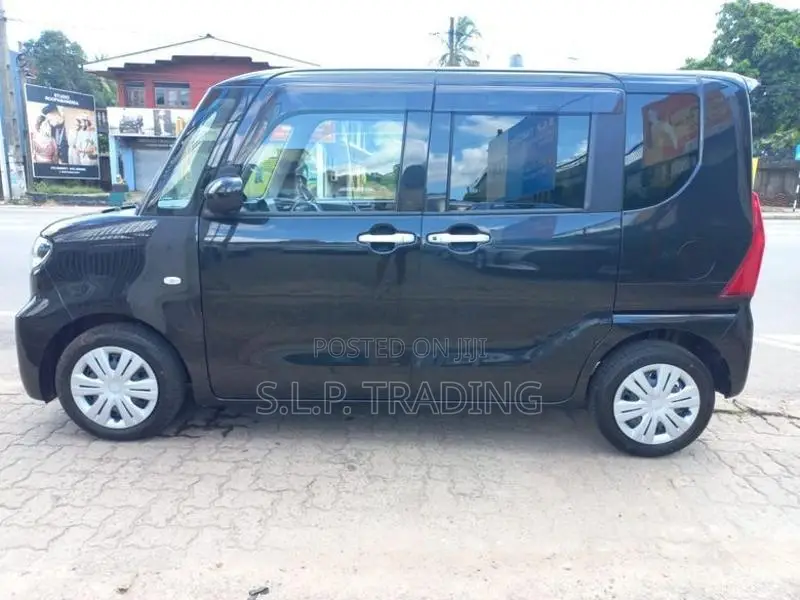 Daihatsu Tanto Single Power Door 2024