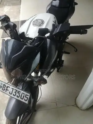 Bajaj Pulsar NS200 2017