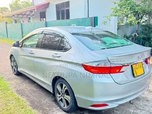 Honda Grace EX Package 2016