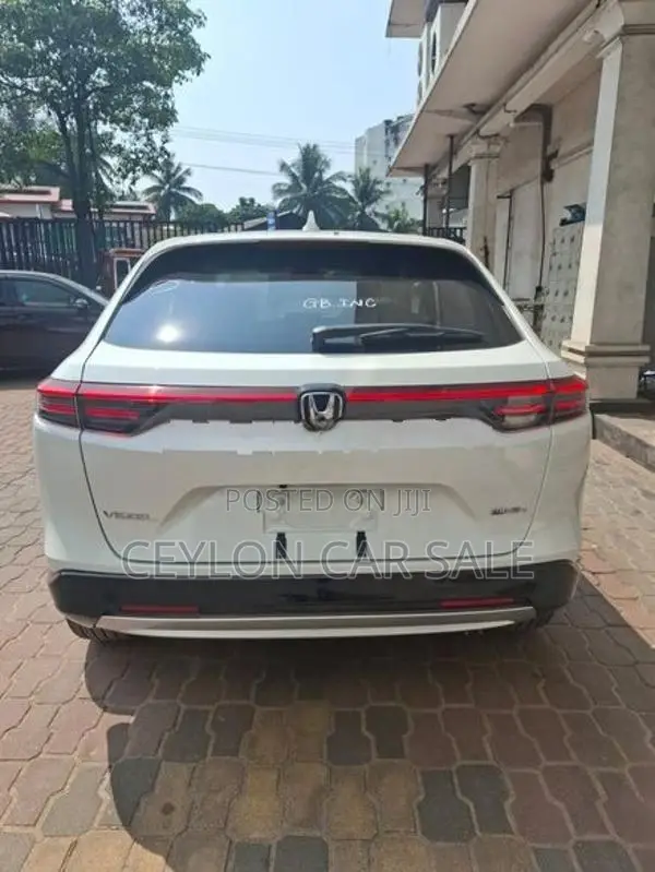 Honda Vezel z premium 2026