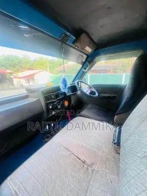 Nissan Vanette 2001
