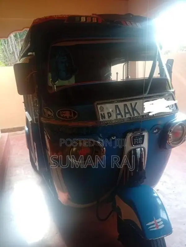 Bajaj RE addo 2013
