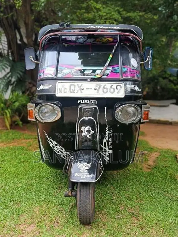 Bajaj RE 4-Stroke 2010