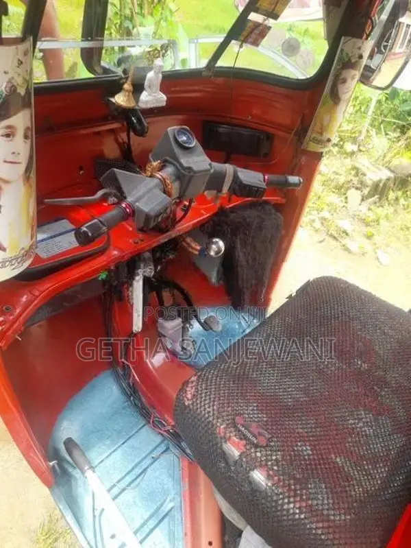 Bajaj RE 2006