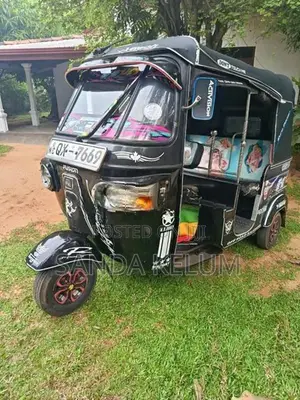 Bajaj RE 4-Stroke 2010