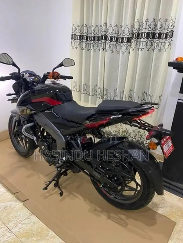 Bajaj Pulsar NS200 2025