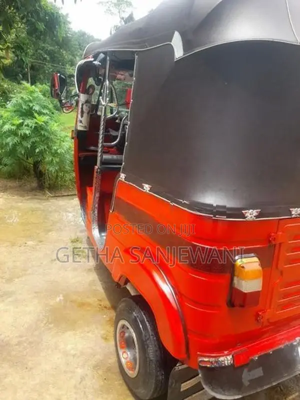 Bajaj RE 2006