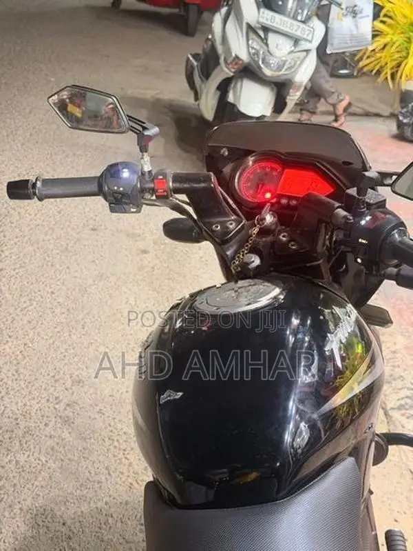 Bajaj Pulsar 150 2016