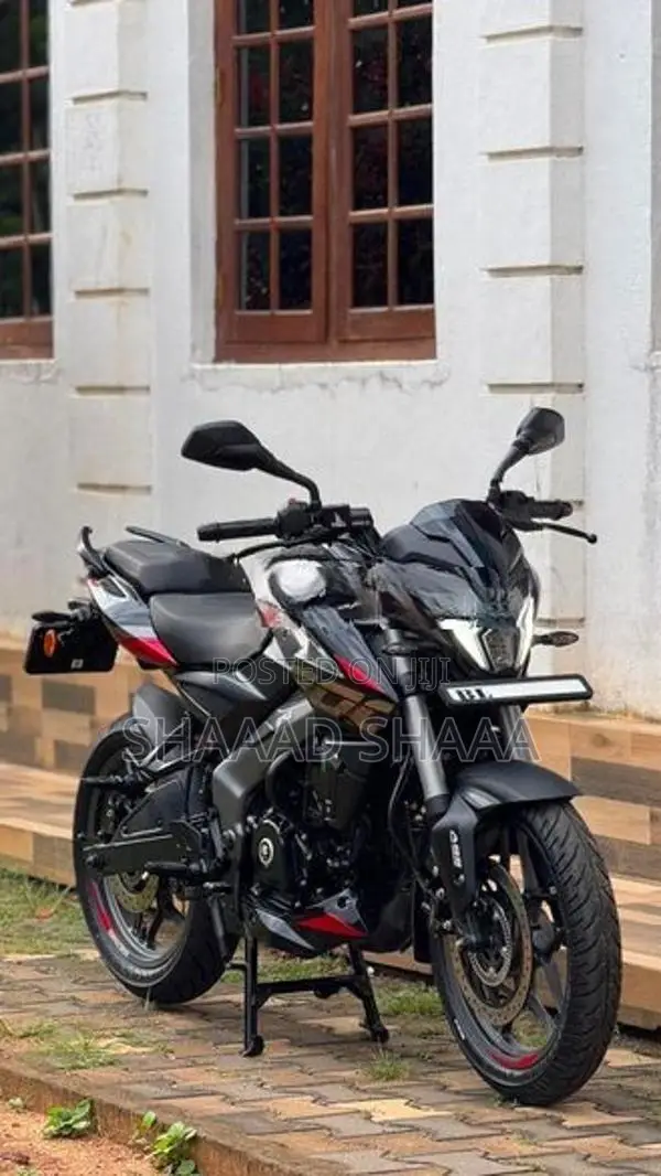 Bajaj Pulsar NS200 2025