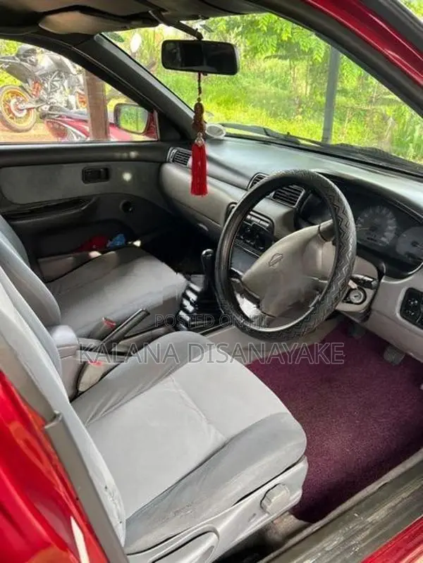 Nissan Sunny 1994