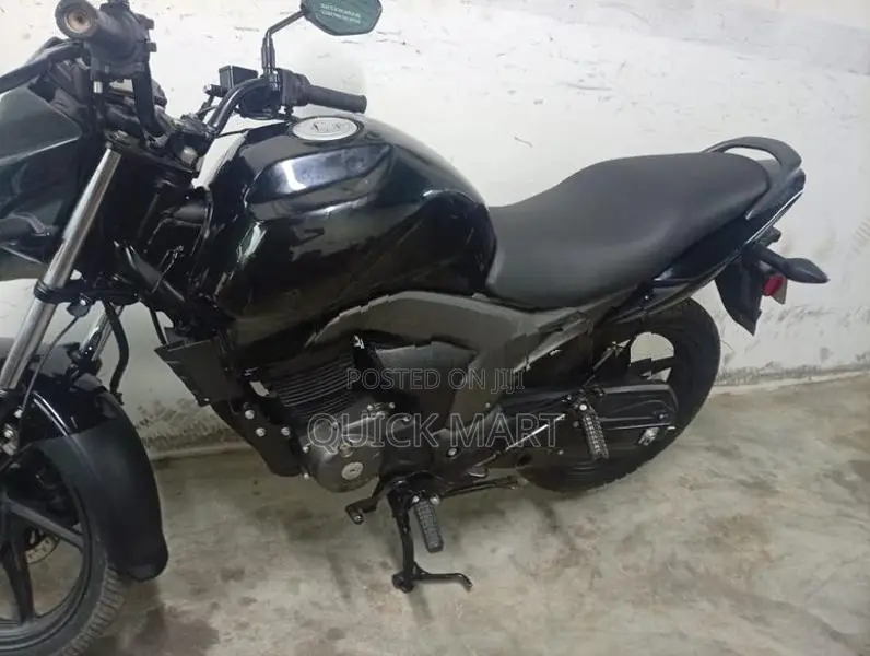 Honda CB Trigger 2015