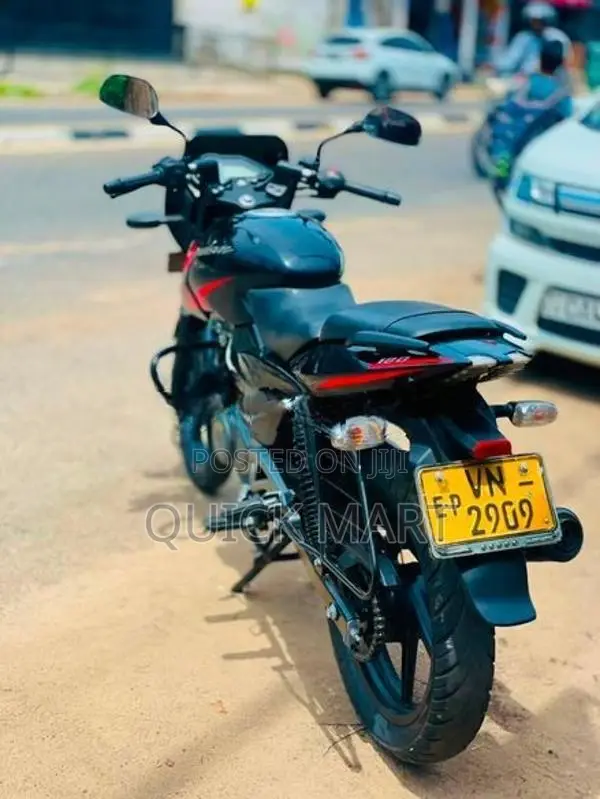 Bajaj Pulsar 180 2011