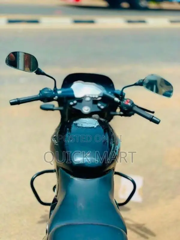 Bajaj Pulsar 180 2011