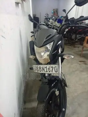 Honda CB Trigger 2015