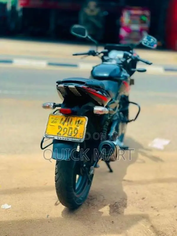 Bajaj Pulsar 180 2011