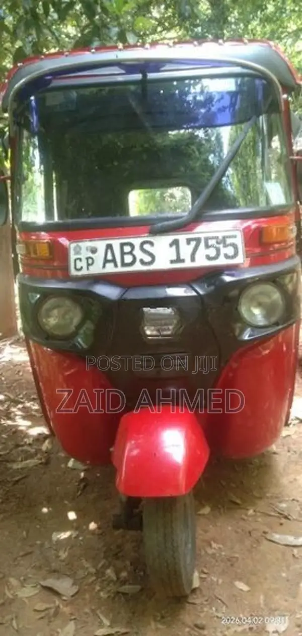 Bajaj RE 2018