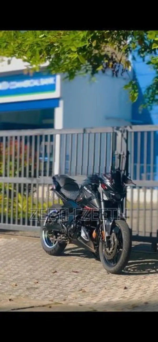 Bajaj Pulsar N160 2025