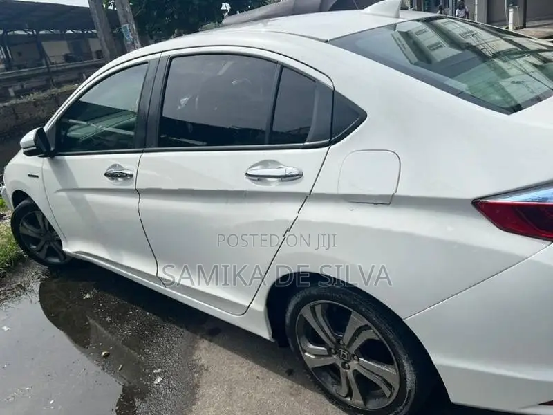 Honda Grace 2014