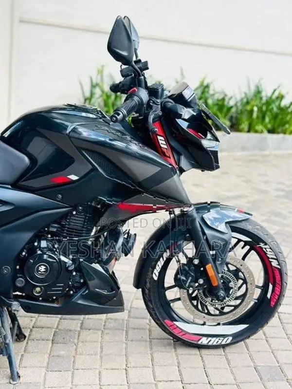 Bajaj Pulsar N160 2022