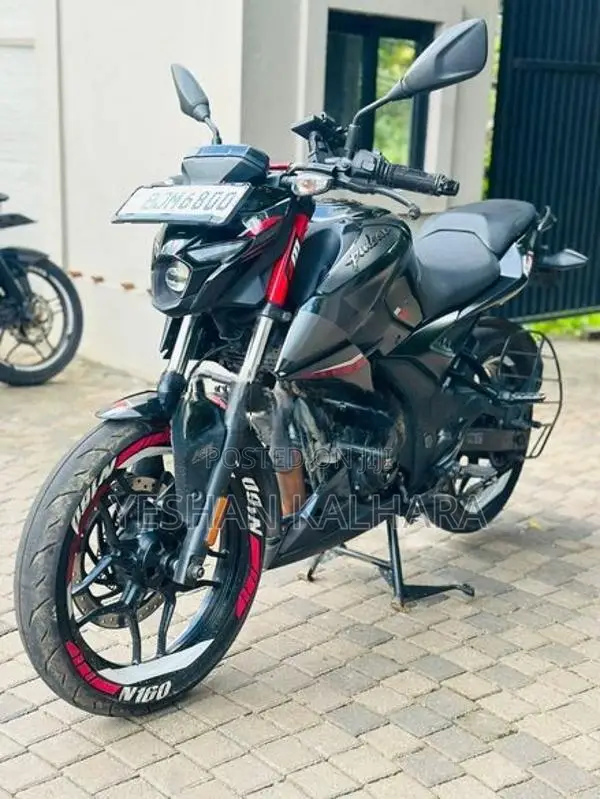 Bajaj Pulsar N160 2022