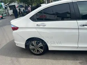 Honda Grace 2014