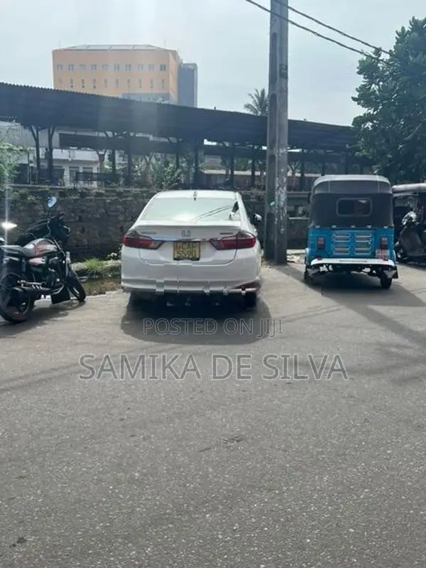 Honda Grace 2014