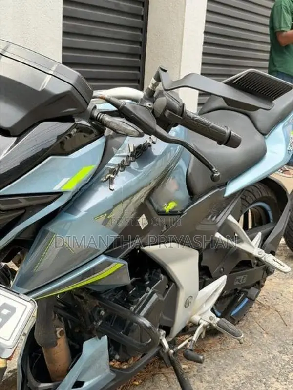 Bajaj Pulsar N160 Premium 2025